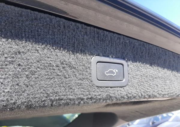 Volvo V70 cena 46700 przebieg: 249144, rok produkcji 2015 z Sieniawa małe 781